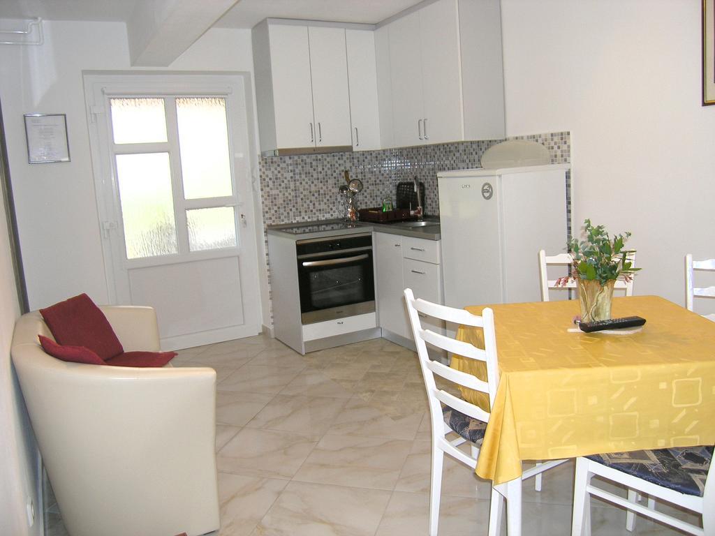 Apartment Martina Крк Екстер'єр фото
