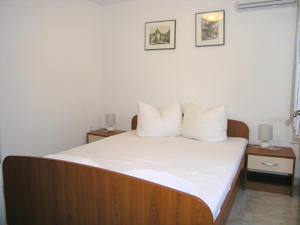 Apartment Martina Крк Екстер'єр фото